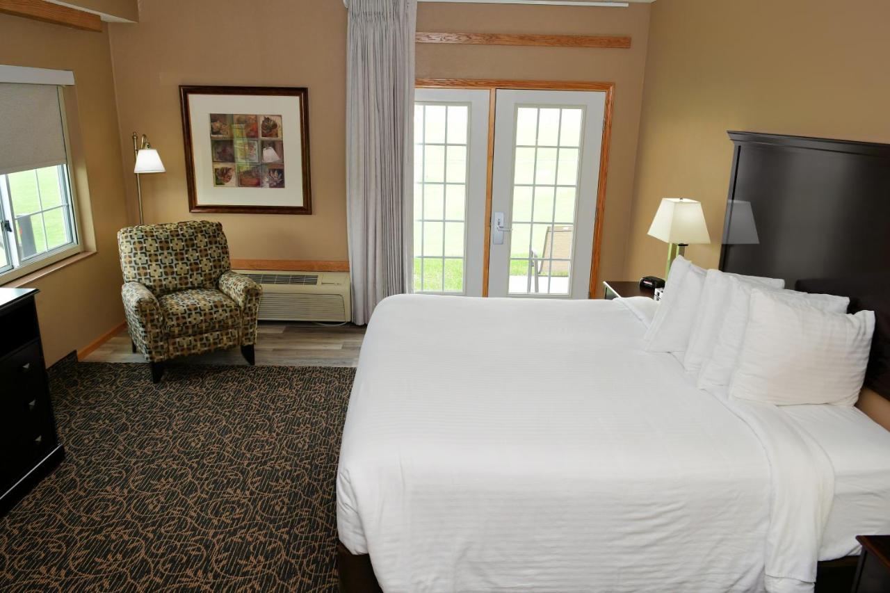 Cobblestone Inn & Suites - Denison | Majestic Hills Exterior foto