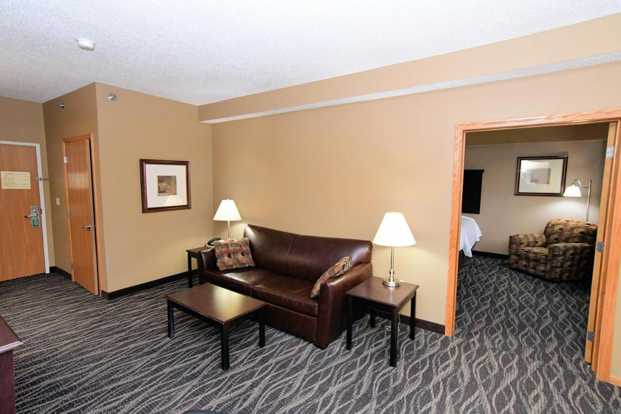 Cobblestone Inn & Suites - Denison | Majestic Hills Exterior foto