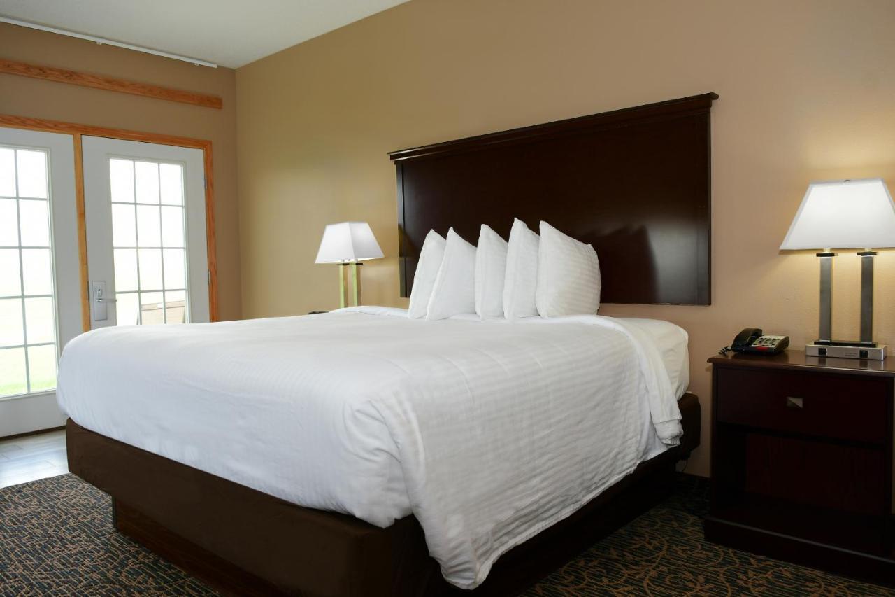 Cobblestone Inn & Suites - Denison | Majestic Hills Exterior foto