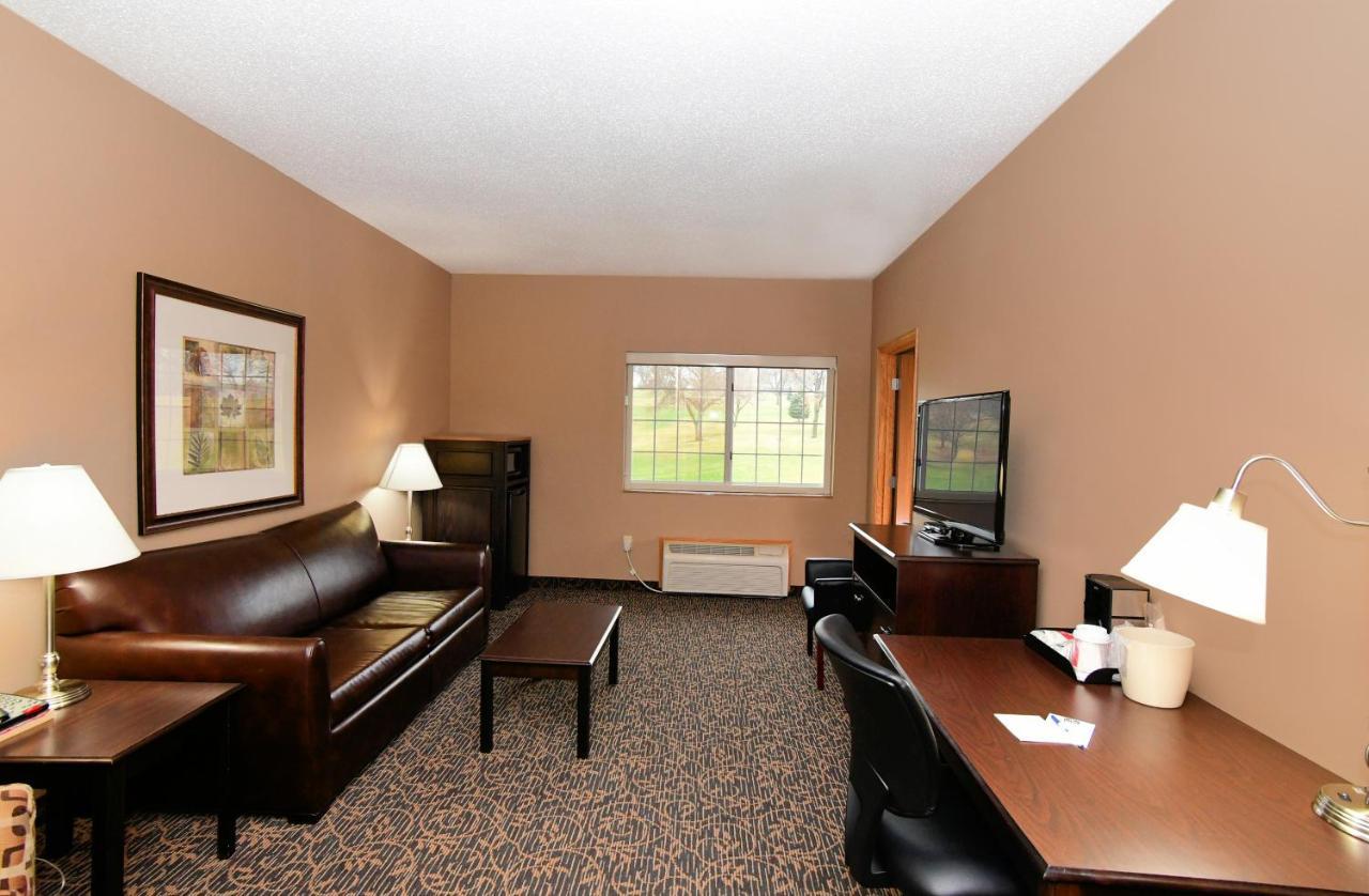 Cobblestone Inn & Suites - Denison | Majestic Hills Exterior foto