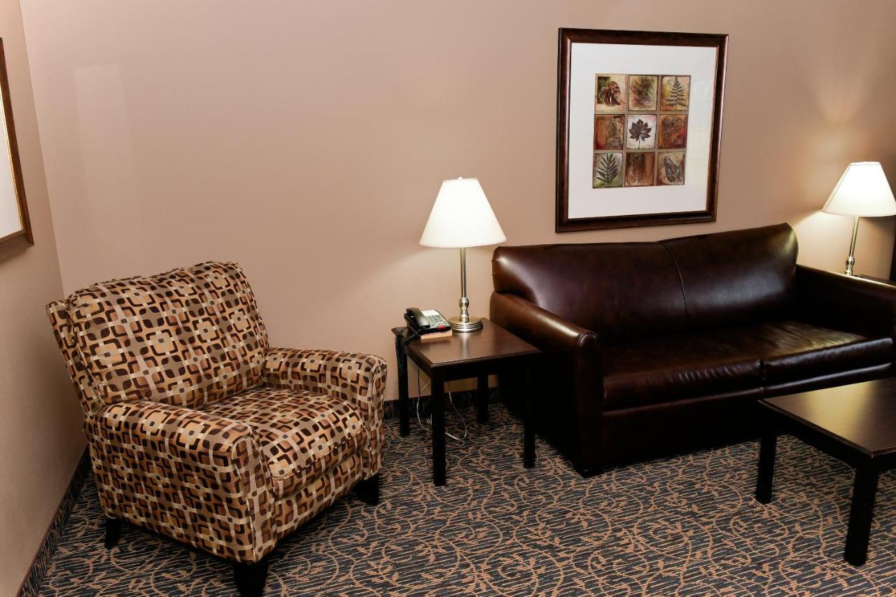 Cobblestone Inn & Suites - Denison | Majestic Hills Exterior foto