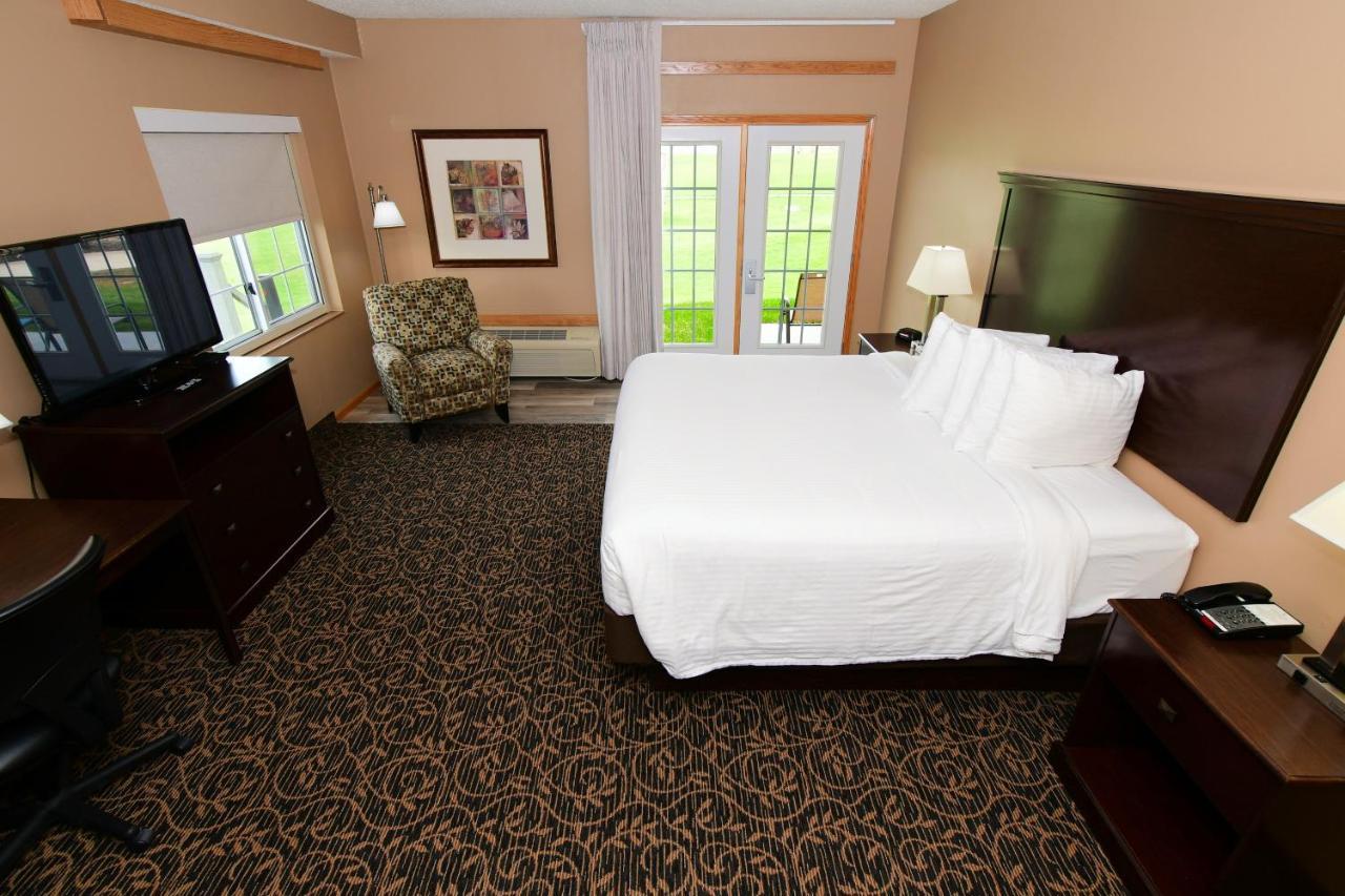 Cobblestone Inn & Suites - Denison | Majestic Hills Exterior foto