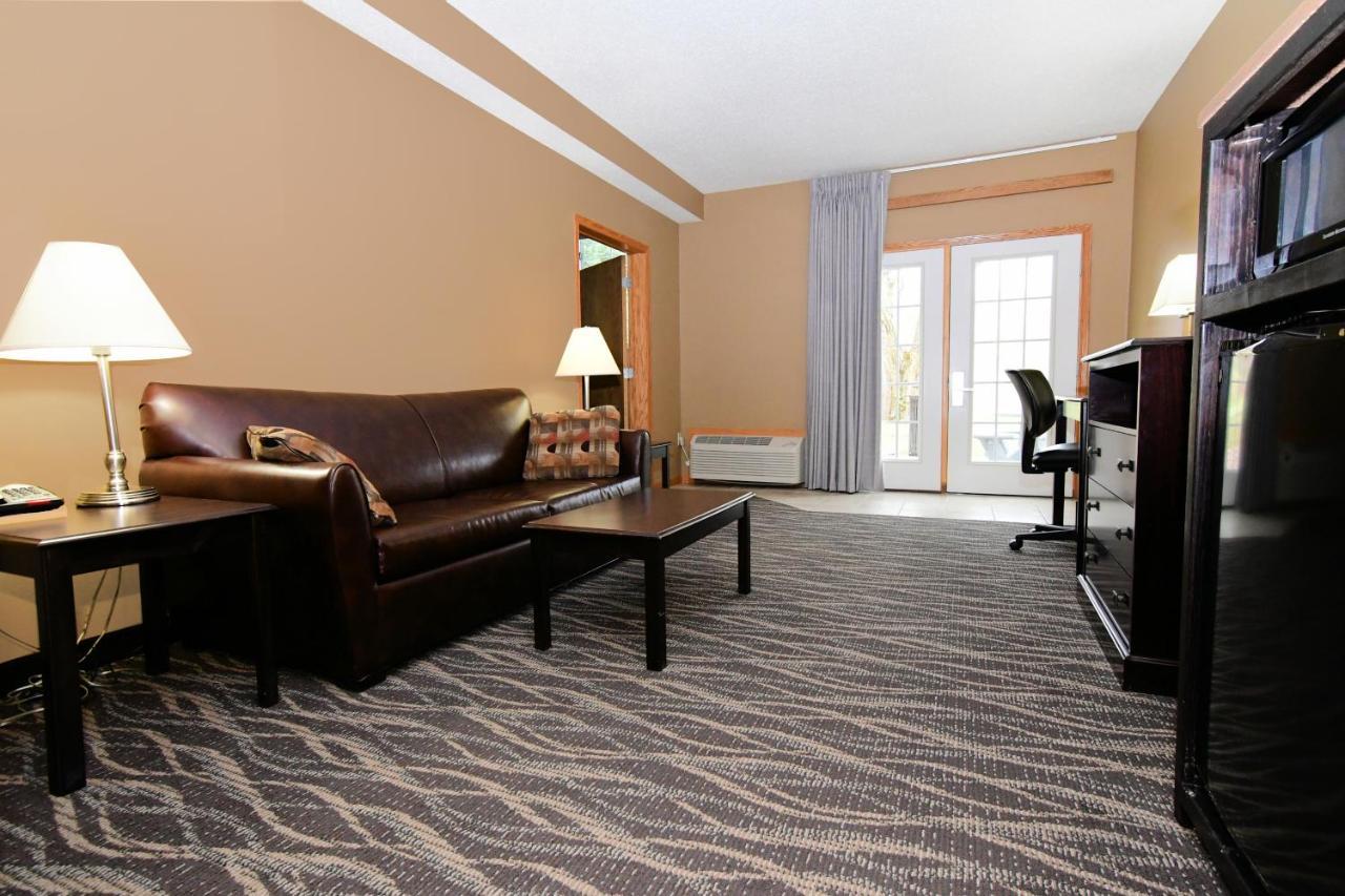 Cobblestone Inn & Suites - Denison | Majestic Hills Exterior foto