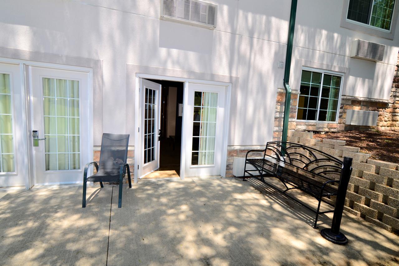 Cobblestone Inn & Suites - Denison | Majestic Hills Exterior foto